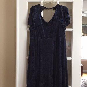 Crushed-velvety dark blue &black dress w/ sleeves